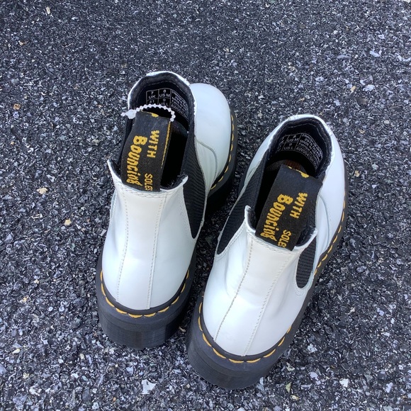 Dr. Martens 2976 Quad Leather Platform Chelsea Boots White US Ladies Size 9 - Picture 12 of 13